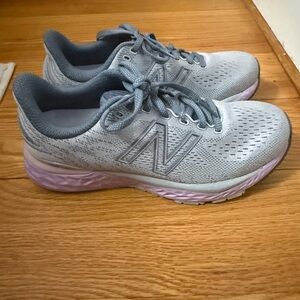 New Balance Women’s Gray Athletic Shoes with Pink Accent Midsole